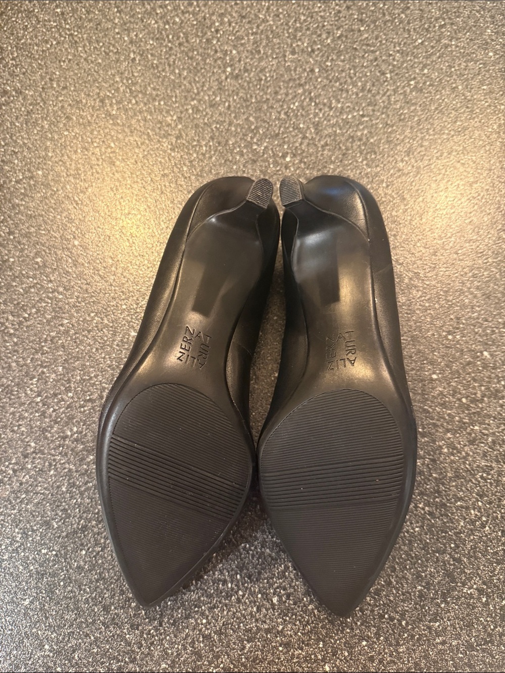 Women’s Naturalizer Black leather heels - size 7.5 - Picture 5 of 7